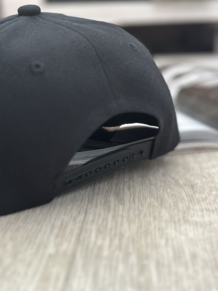 Кепка снепбек (Snapback) с крестиком Черный с красным 56-61р  (9057) | Зображення 2