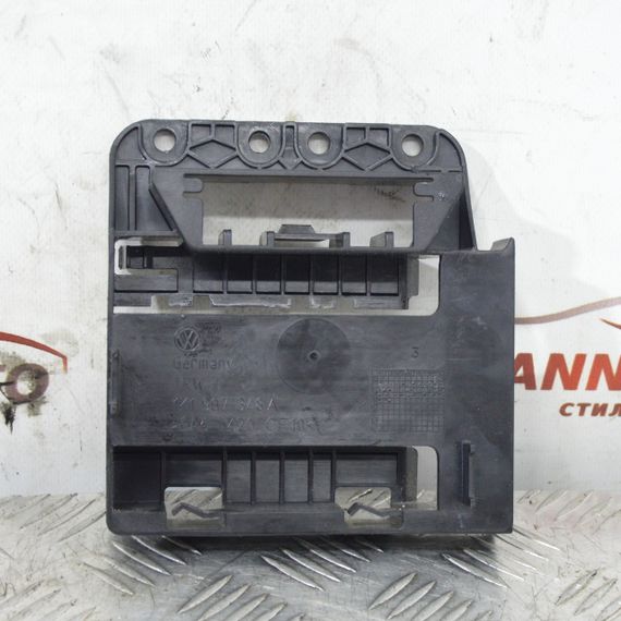 Кронштейн блоку комфорту Volkswagen Golf V 2003-2009 Кріплення блоку комфорту Фольксваген Гольф 5 1K1907348A