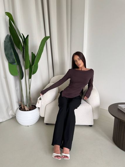 Жіноча кофта-лонгслів асиметрична з відкритими плечима колір коричневий, розмір 42/46  SH356 | Зображення 3