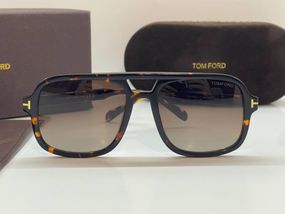 Сонцезахисні окуляри Tom Ford Falconer FT0884