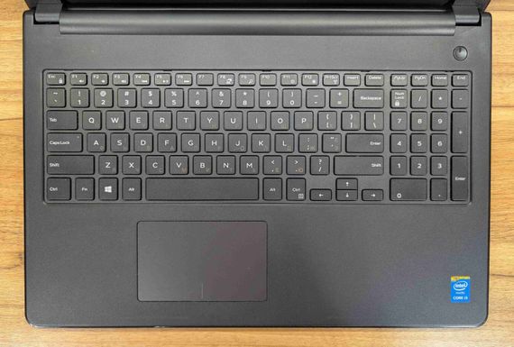 Ноутбук Dell Inspiron 15-3558 / 15.6" (1366x768) TN / Intel Core i3-5005U (2 (4) ядра по 2.0 GHz) / 8 GB DDR3 / 240 GB SSD / Intel HD Graphics 5500 / WebCam / HDMI / Windows 10 б/в | Зображення 2