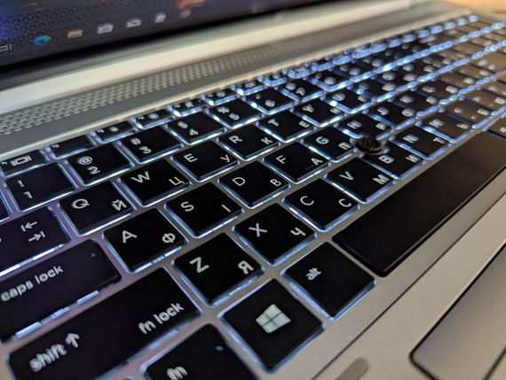 Ультрабук HP EliteBook 850 G5 / 15.6" (1920x1080) IPS Touch / Intel Core i7-8550U (4 (8) ядра по 1.8 - 4.0 GHz) / 16 GB DDR4 / 512 GB SSD / Intel UHD Graphics 620 / Fingerprint / WebCam / Windows 10 б/в | Зображення 5