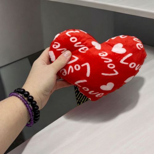 Іграшка м’яка "Серце Love" розмір S (20x7x14 см) | Зображення 1