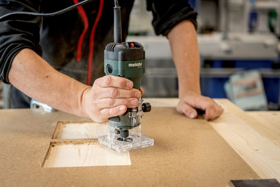 Фрезер кромочний Metabo FM500-6 500W 6мм 601741000 | Зображення 2