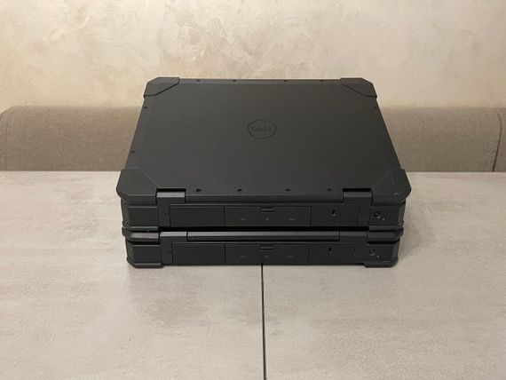 Защищенный ноутбук Dell Latitude 5424 Rugged / 14" (1920x1080) IPS / Intel Core i5-8350U (4 (8) ядра по 1.7 - 3.6 GHz) / 16 GB DDR4 / 500 GB SSD M.2 / AMD Radeon RX 540, 4 GB GDDR5, 128-bit / WebCam / Два АКБ б/у + Подарок Проводная мышь / USB | Зображення 7