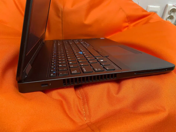 Игровой  ноутбук DELL 5570 (FHD|i7 6820HQ|8GB|SSD256GB|R7M370-2GB | Зображення 10