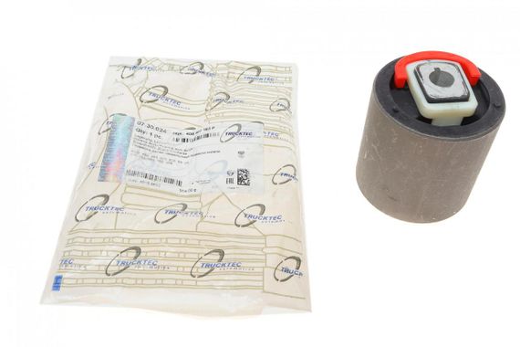 Сайлентблок важеля переднього знизу ззаду Audi A4 A6 1.6-4.2 04-11 07.30.024