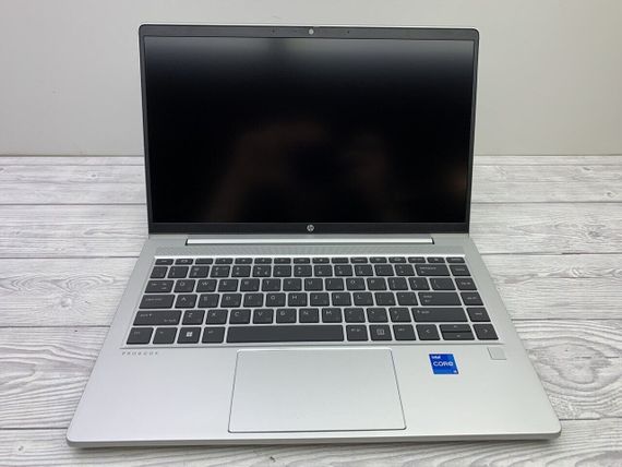Ультрабук Б-клас HP ProBook 440 G10 / 14" (1920x1080) IPS / Intel Core i5-1335U (10 (12) ядер по 3.4 - 4.6 GHz) / 16 GB DDR4 / 256 GB SSD / Intel Iris Xe Graphics / WebCam б/в | Зображення 1