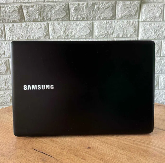 Ноутбук Сенсорний Samsung NP940 15.6" 4K IPS i7 6700HQ 16Gb SSD 512Gb GTX 950M Б/В | Зображення 2