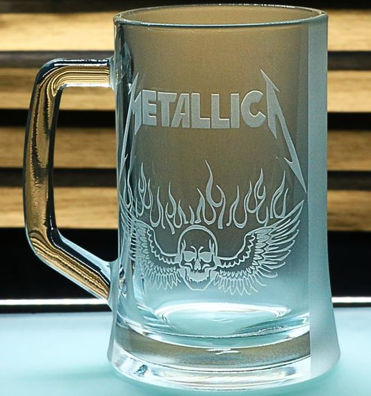 Пивний келих 670 мл Metallica з гравіюванням кружка для фаната металу Рок-атрибутика  подарунок металісту Металіка | Зображення 2
