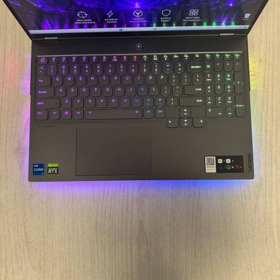 Игровой ноутбук Lenovo Legion 7 16ITHg6 / 16" (2560x1600) IPS / Intel Core i7-11800H (8 (16) ядер по 2.3 - 4.6 GHz) / 16 GB DDR4 / 512 GB SSD NVMe / nVidia GeForce RTX 3080, 8 GB GDDR6, 256-bit / WebCam б/у | Зображення 2