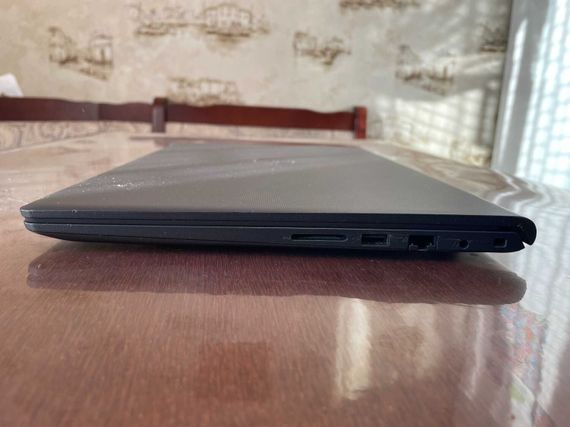 Ультрабук Dell Vostro 15 3510 / 15.6" (1920x1080) IPS / Intel Core i5-1135G7 (4 (8) ядра по 2.4 - 4.2 GHz) / 16 GB DDR4 / 256 GB SSD / Intel Iris Xe Graphics / WebCam б/в | Зображення 5