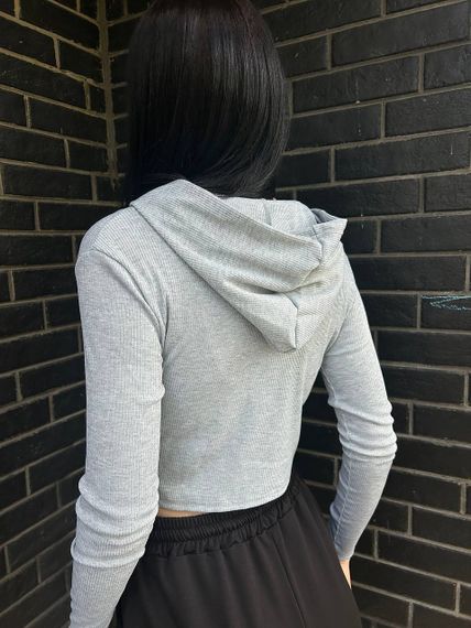 Жіноча укорочена кофта в рубчик на блискавці з капюшоном колір сірий розмір 42/48 HI2717 | Зображення 7
