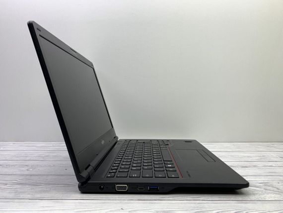 Ноутбук Fujitsu LifeBook E449 / 14" (1920x1080) TN / Intel Core i3-8130U (2 (4) ядра по 2.2 - 3.4 GHz) / 16 GB DDR4 / 240 GB SSD / Intel UHD Graphics 620 / WebCam б/у | Зображення 3