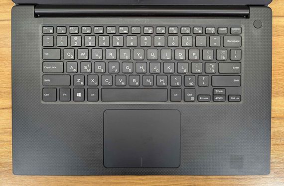 Ігровий ноутбук Dell XPS 15 9570 / 15.6" (1920x1080) IPS / Intel Core i7-8750H (6 (12) ядер по 2.2 - 4.1 GHz) / 16 GB DDR4 / 512 GB SSD / nVidia GeForce GTX 1050 Ti, 4 GB GDDR5, 128-bit / HDMI / Windows 10 б/в + Подарунок Бездротова миша / USB | Зображення 2
