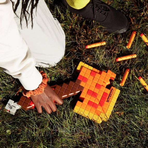 Бластер-топор из Майнкрафт NERF Minecraft Firebrand | Зображення 8