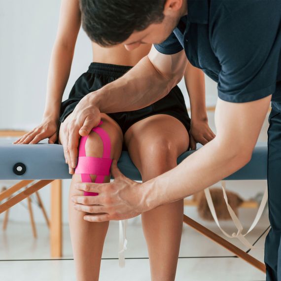 Стрічка кінезіологічна (кінезіо тейп) 4FIZJO 5 см x 5 м 4FJ0540 Pink (P-5907739316004) | Зображення 6