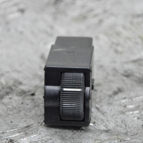 Кнопка коректора фар Mitsubishi Carisma 1995-2004 Регулятор коректора фар Мітсубісі Каризма MR114337