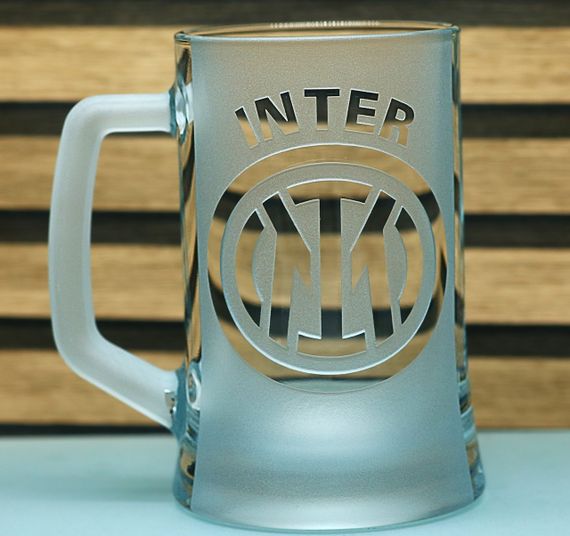 Подарунковий пивний келих 670 мл з гравіюванням логотипу ФК Інтер Inter Football Club