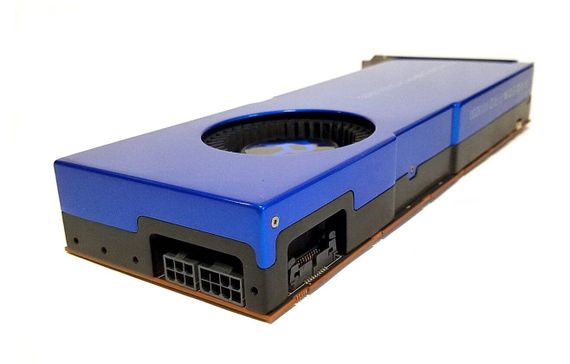 Дискретна відеокарта AMD Radeon Pro WX 8200, 8 GB HBM2, 2048-bit / 4x Mini DisplayPort б/в | Зображення 3