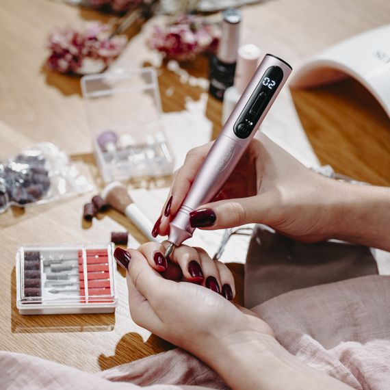 Фрезер для маникюра и педикюра Adler AD 2181, 11 насадок, 13500 об/мин, аккумуляторный | Зображення 8