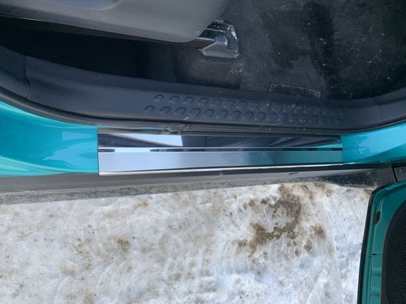 Накладки на пороги Натанико (4 шт., нерж.) Premium - стрічка 3М, 0.8 мм для Toyota C-HR | Зображення 1