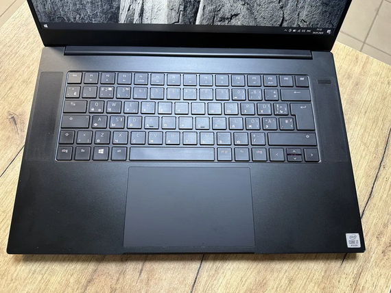 Ноутбук Razer 15.6" FHD IPS 144Hz Intel i7 10750H/16Gb/SSD 512Gb/RTX2060 6GB Б/В | Зображення 2