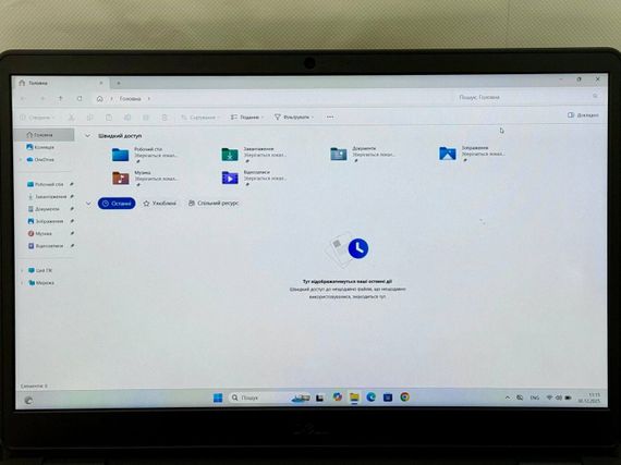Ноутбук Б-класс Dell Vostro 3500 / 15.6" (1920x1080) IPS / Intel Core i5-1135G7 (4 (8) ядра по 2.4 - 4.2 GHz) / 16 GB DDR4 / 256 GB SSD / Intel Iris Xe Graphics / WebCam / Windows 11 Pro б/у | Зображення 2
