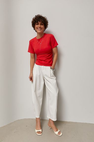 Однотонна футболка з драпіруванням - червоний цвет, ONE SIZE (є розміри) | Зображення 2