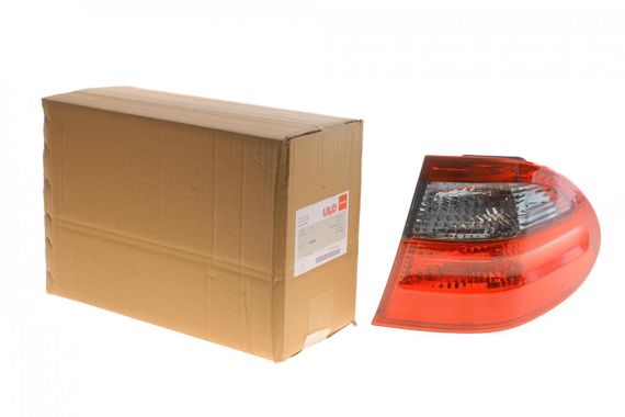 Ліхтар задній Mercedes Benz E-class S211 06-09 R  1064002