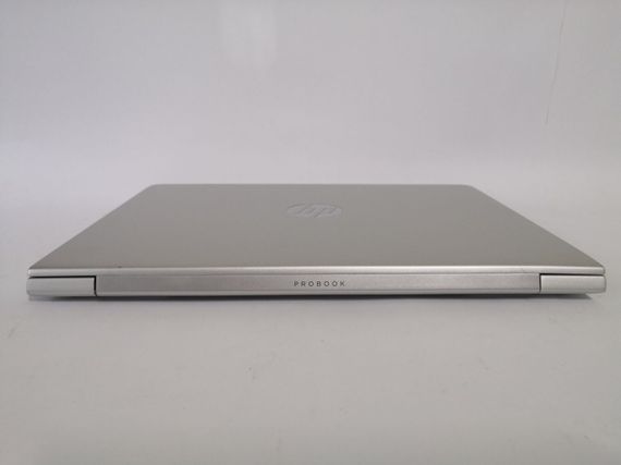 Ультрабук Б-класс HP ProBook 430 G6 / 13.3" TN / Core i3-8145U (2(4) ядра по 2.1-3.9 GHz) / 8GB DDR4 / 128GB SSD / UHD Graphics / WebCam б/у | Зображення 2
