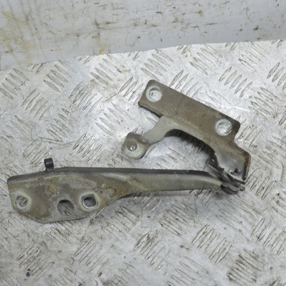 Петля капота права Volvo S40 V50 2004-2012 Завіса капота права Вольво c40 в50 30753598 | Зображення 1