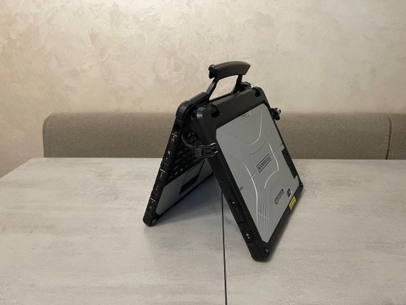 Захищений  нетбук-трансформер Б-клас Panasonic Toughbook CF-33 / 12.5" (2160x1440) IPS Touch / Intel Core i7-7600U (2 (4) ядра по 2.8 - 3.9 GHz) / 16 GB DDR3 / 256 GB SSD / Intel HD Graphics 620 / WebCam / GPS / Два АКБ б/в + Подарунок Дротова миша / USB | Зображення 4