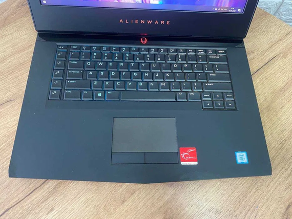 Ноутбук Dell Alienware 15 R3 15.6"FHD/IPS/120Hz/i7 6700HQ/32Gb/SSD500Gb/GTX1070-8Gb | Зображення 3