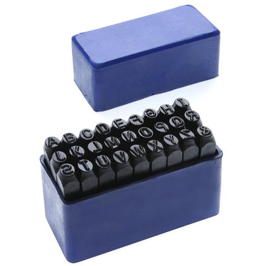 Набір клейм букв.лат.10мм 27 одиниць Ручні ударні клейма призначені для нанесення маркування або нумерації на малотиражну продукцію — це змінне поле шильда або паспортної таблички пристрою. У деяких випадках маркування наносять безпосередньо на тіло ви | Зображення 3