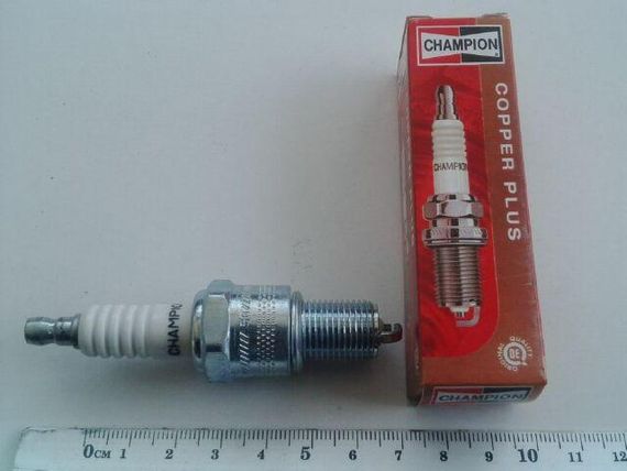 Свічка запалювання CHAMPION (OE001) ВАЗ 2101, 1 шт. (2101-3707000) (OE001/T10)