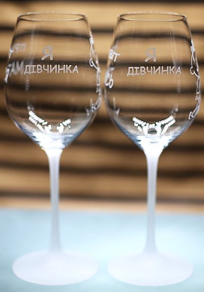Набор винных бокалов на Гендер пати Папа и Мама Девочки с гравировкой Подарок будущим родителям | Зображення 2