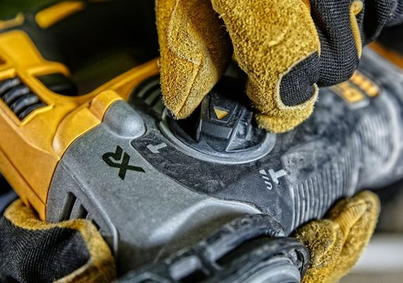 Перфоратор акумуляторний безщітковий DeWALT SDS-Plus з АКБ та ЗП DCH274P2T | Зображення 1