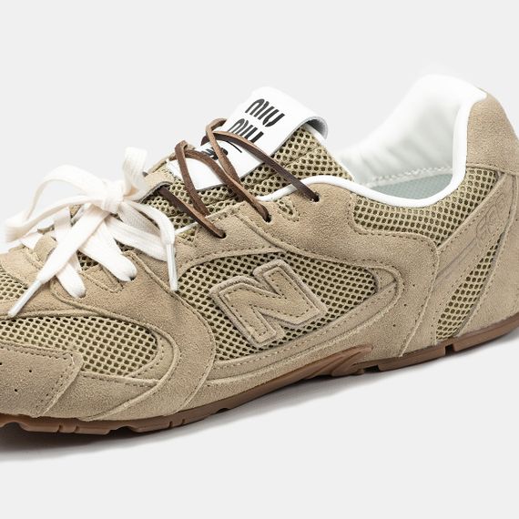 Кросівки New  x Miu Miu 530 , В'єтнам 2030 | Зображення 4