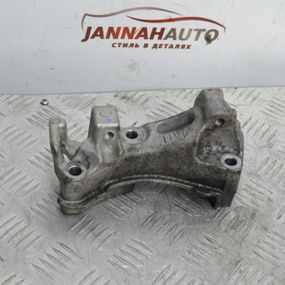 Кронштейн подушки двигуна правий 1.6 HDI Citroen Berlingo C3 C4 C5 опора Сітроен Берлінго с3 с4 9645382880