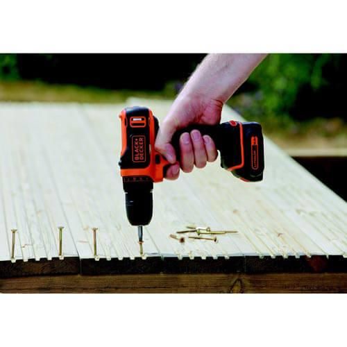 Дрель-шуруповерт аккумуляторная BLACK+DECKER BDCDD12 | Зображення 3