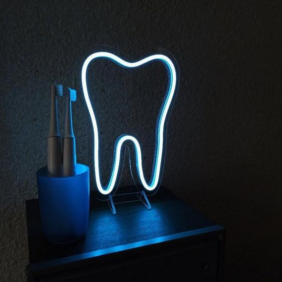 Неоновий світильник Зуб 190х270 acr-n000057 | Зображення 4