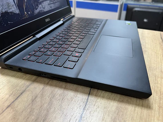 Ноутбук Dell Inspiron 15 7567 Gaming 15.6 FHD i5 7300HQ/8Gb/HHD1Tb/GTX1050-4Gb | Зображення 2