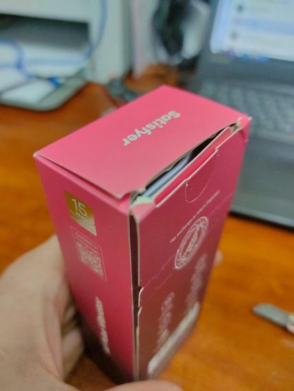 Вакуумний стимулятор Satisfyer First Kiss, технологія 3D Air Pulse (пошкоджене паковання!!!) Sex Aura | Зображення 1