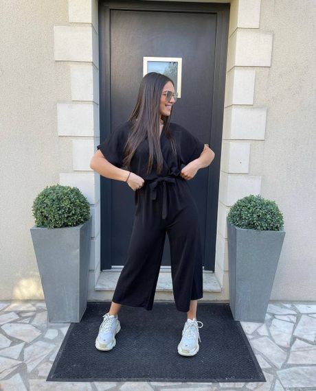 Женский летний комбинезон с укороченными штанами BF832 цвет черный, размер 46/48