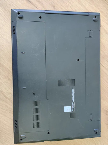 Ноутбук Dell Inspiron 3541 / 15.6  HD / AMD A6 6310APU / 4GB / HDD500GB / Radeon R4 | Зображення 3