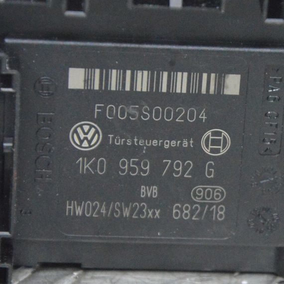 Блок правого переднього склопідйомника Volkswagen Passat B6 Golf V Блок керування склом Фольксваген Пасат Б6 Гольф 5 1K0959792G | Зображення 1