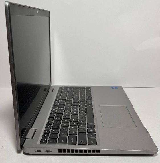 Ноутбук Dell Precision 3560 / 15.6" (1366x768) TN / Intel Core i7-1185G7 (4 (8) ядра по 1.2 - 4.8 GHz) / 16 GB DDR4 / 256 GB SSD / nVidia Quadro T500, 2 GB GDDR6, 64-bit / WebCam б/в | Зображення 3