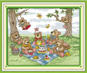 Набір для вишивання за нанесеною на канву схемою "Teddy Bear's Picnic".AIDA 14CT printed,37*31см