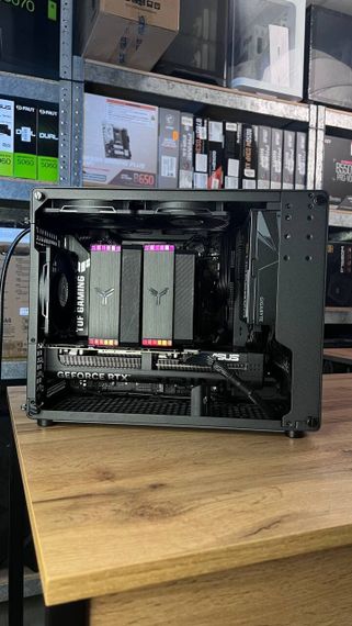 Збірка на замовлення: ігровий ПК Jonsbo Z20 Black Tower / AMD Ryzen 7 9800X3D (8 (16) ядер по 4,7 - 5,2 ГГц) / 32 ГБ DDR5 / 2000 ГБ SSD M.2 / nVidia GeForce RTX 5070 Ti, 16 ГБ GDDR7, 256-bit / 850W | Зображення 5